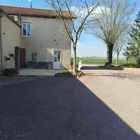 Maison accueillante à Margerie-Hancourt avec jardin 91 m² Feriehus