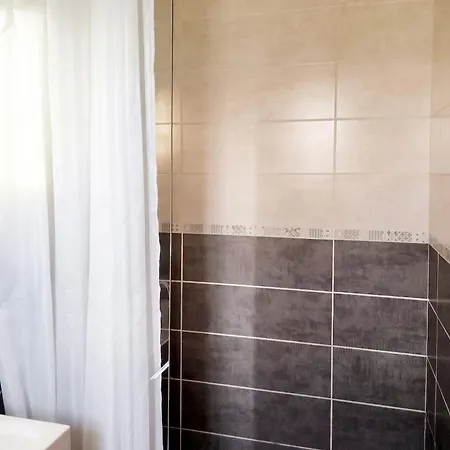 Nyaraló Maison Accueillante A Avec Jardin 91 M² Margerie-Hancourt